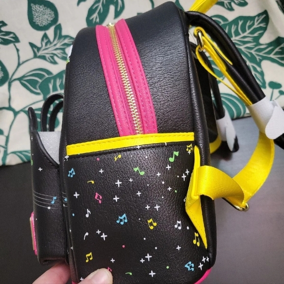 2022 Disney Main Street Electrical Parade Loungefly - Glow in the dark - Picture 5 of 6